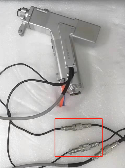 驅動器與電機的連接線五芯航插有斷路